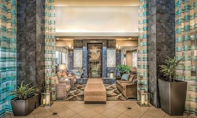 هیلتون گاردن این فنیکس نرد هاپی والی