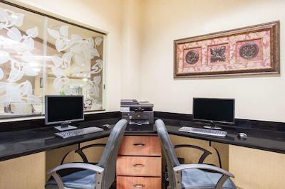 رامادا جاکسُنویل/بمیدوز هتل اند کنفرنس سنتر