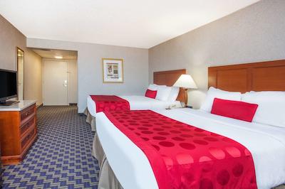 رامادا جاکسُنویل/بمیدوز هتل اند کنفرنس سنتر