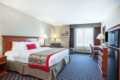 رامادا جاکسُنویل/بمیدوز هتل اند کنفرنس سنتر