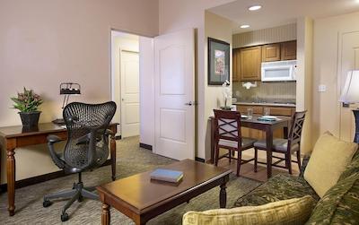 هموود سویتز سان دیگو-دل مار