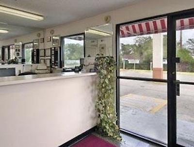 هوارد جهنسُن اکسپرز این-هوستون