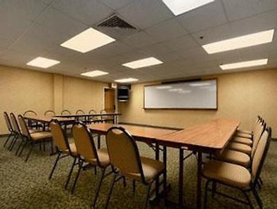 بمنت این اند سویتز ناکسویل/سدار بلوف