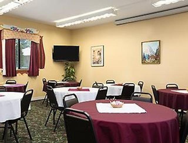 هوارد جهنسُن اکسپرز این-لیونورد