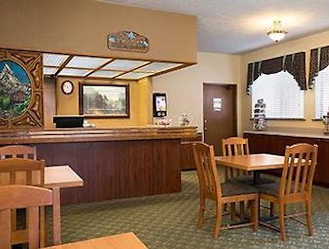 هوارد جهنسُن اکسپرز این-لیونورد