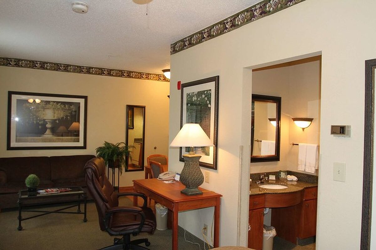 Homewood Suites by Hilton Airport / Plainfield