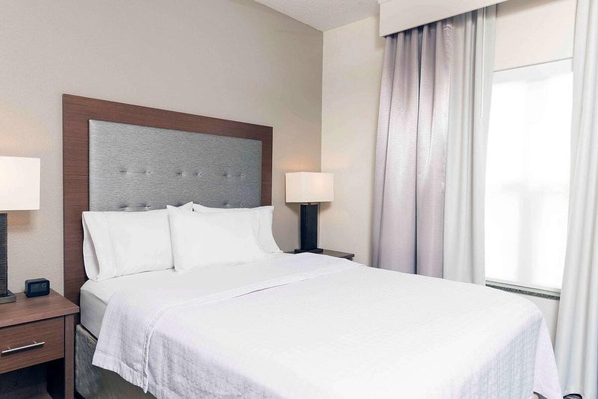 Homewood Suites by Hilton Airport / Plainfield