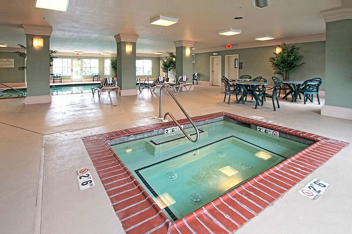 Homewood Suites by Hilton Airport / Plainfield