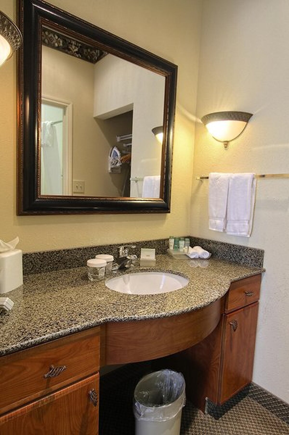 Homewood Suites by Hilton Airport / Plainfield