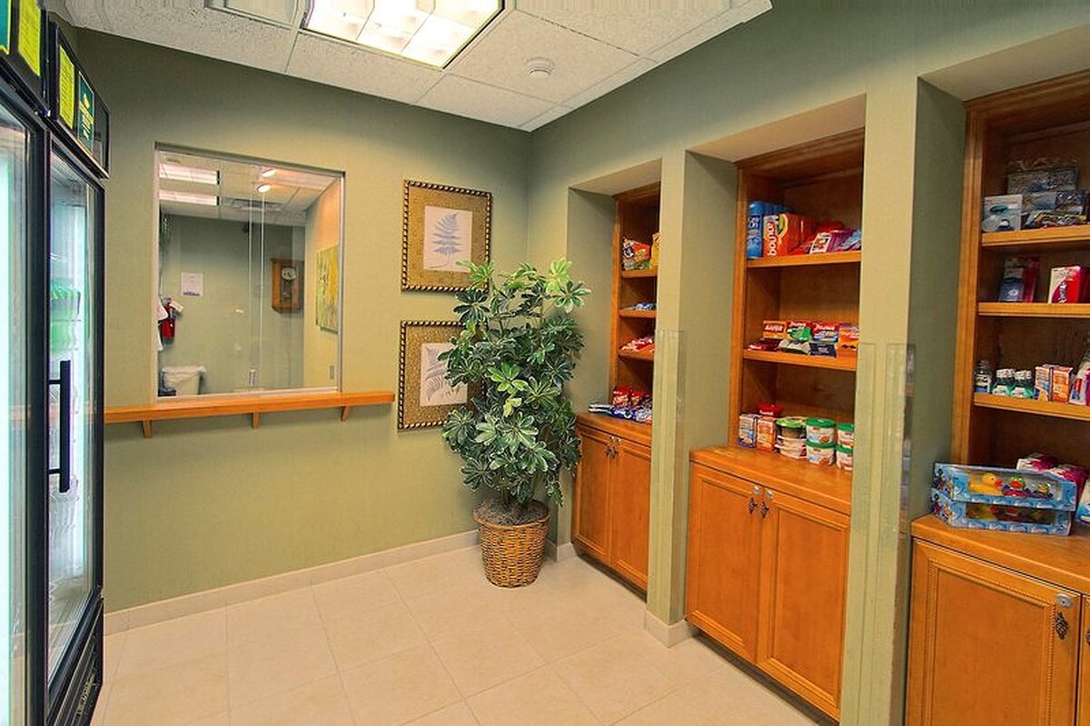 Homewood Suites by Hilton Airport / Plainfield
