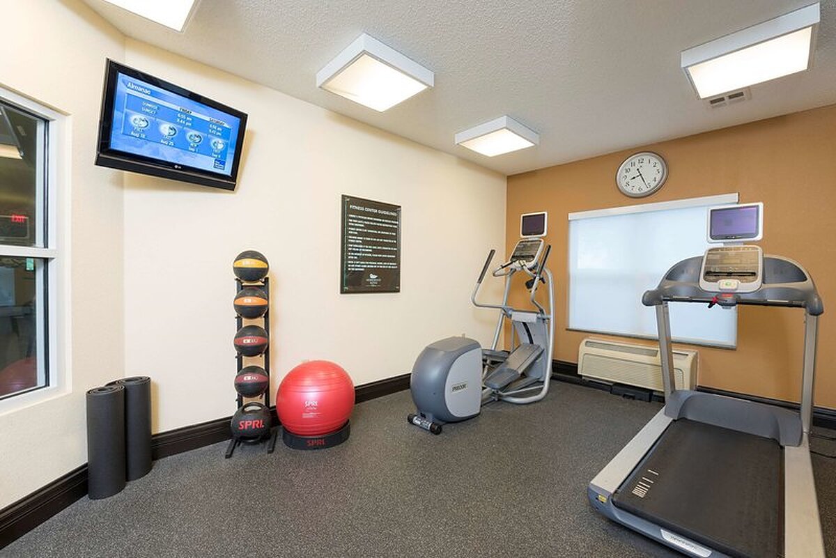Homewood Suites by Hilton Airport / Plainfield