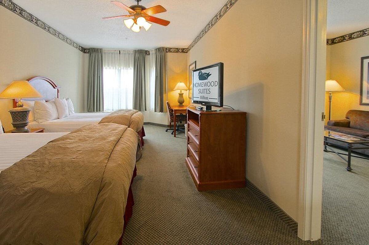 Homewood Suites by Hilton Airport / Plainfield