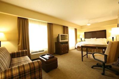 هموود سویتز بای هیلتون لویسویل-ایست