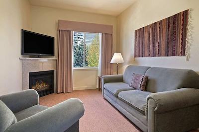 هموود سویتز بای هیلتون جاکسُن