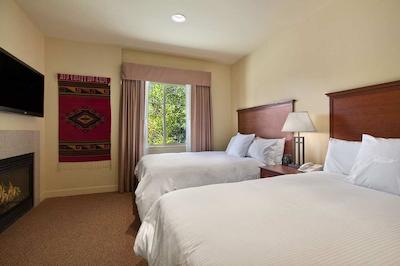 هموود سویتز بای هیلتون جاکسُن