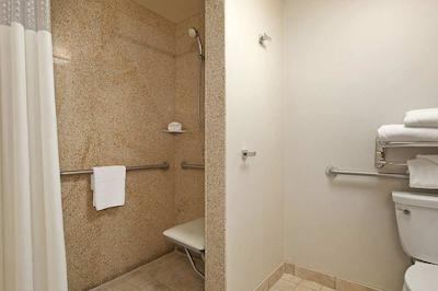 هموود سویتز بای هیلتون جاکسُن