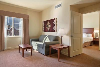 هموود سویتز بای هیلتون جاکسُن