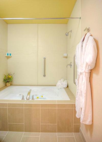 هموود سویتز بای هیلتون جاکسُن