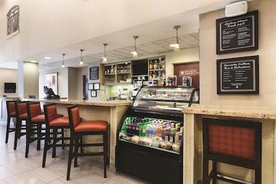 هیات پلاس کلج استیشن