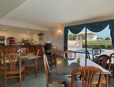 سوپر 8 اُرانجبورگ نیر ای-26