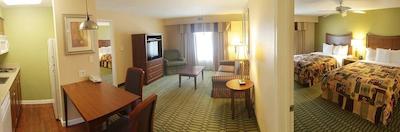 هموود سویتز بای هیلتون کلج استیشن