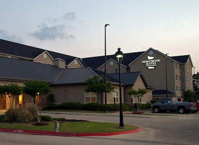 هموود سویتز بای هیلتون کلج استیشن