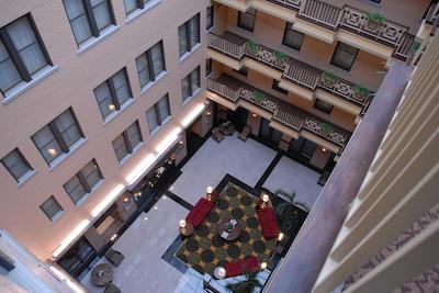 هموود سویتز بای هیلتون ناشویل-دونتون