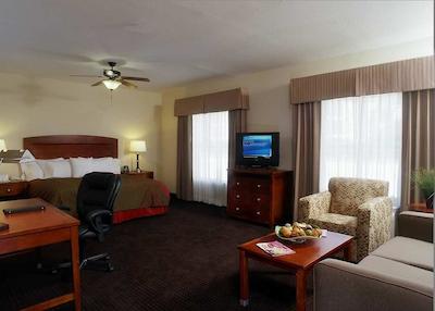 هموود سویتز بای هیلتون هوستون وست-انرجی کریدر