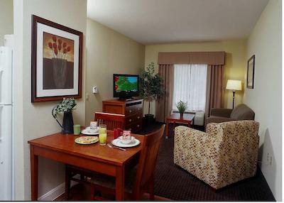 هموود سویتز بای هیلتون هوستون وست-انرجی کریدر