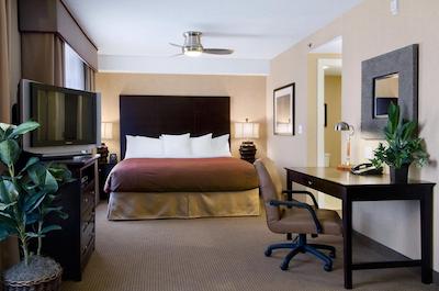 هموود سویتز بای هیلتون اسالت لاک سیتی-دونتون