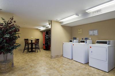 هموود سویتز بای هیلتون اسالت لاک سیتی-دونتون