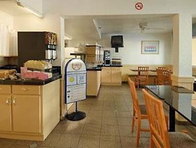 هوارد جهنسُن اکسپرز این سان دیگو اسیا ورلد اریا