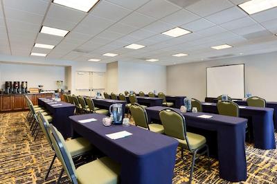 هموود سویتز سان دیگو آیرپرت-لیبرتی استیشن