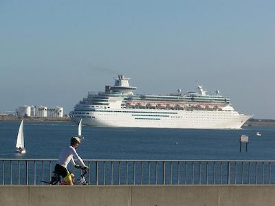 هموود سویتز سان دیگو آیرپرت-لیبرتی استیشن