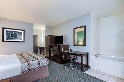 لا کوینتا این اند سویتز ناکسویل ایست