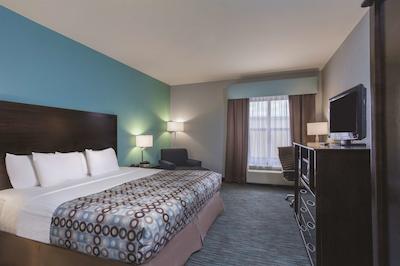 لا کوینتا این اند سویتز ناکسویل ایست