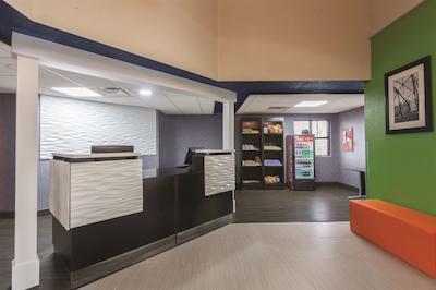 لا کوینتا این اند سویتز ناکسویل ایست