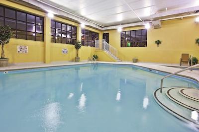 لا کوینتا این اند سویتز ناکسویل ایست