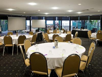 مرکور هتل تونسویل