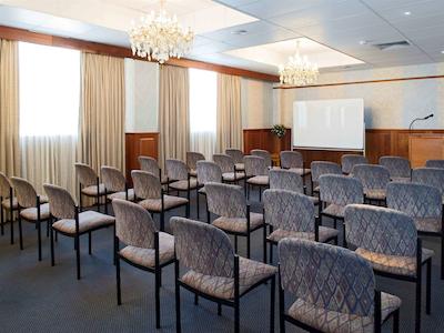 ایبیز استیلز مت ایسا ورنا هتل