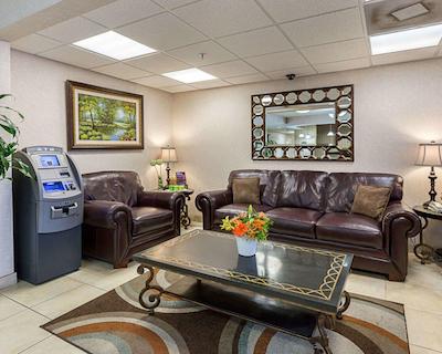 مینست سویتز تکساز مدیکال سنتر/رلیانت پارک