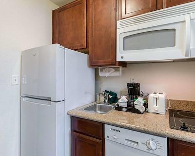 مینست سویتز تکساز مدیکال سنتر/رلیانت پارک