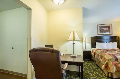 مینست سویتز تکساز مدیکال سنتر/رلیانت پارک