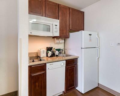 مینست سویتز تکساز مدیکال سنتر/رلیانت پارک