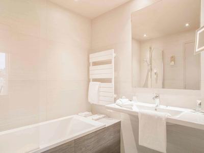 هتل مرکور لیمجز ریال لیموسین