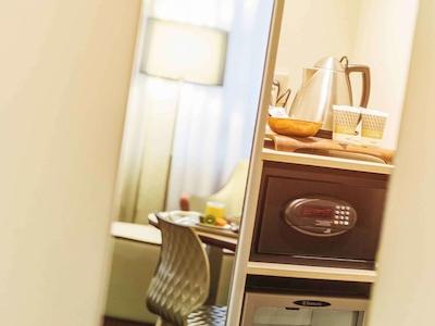 هتل مرکور لیمجز ریال لیموسین