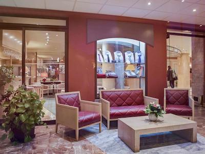 هتل مرکور لیمجز ریال لیموسین