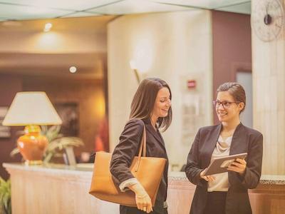 هتل مرکور لیمجز ریال لیموسین