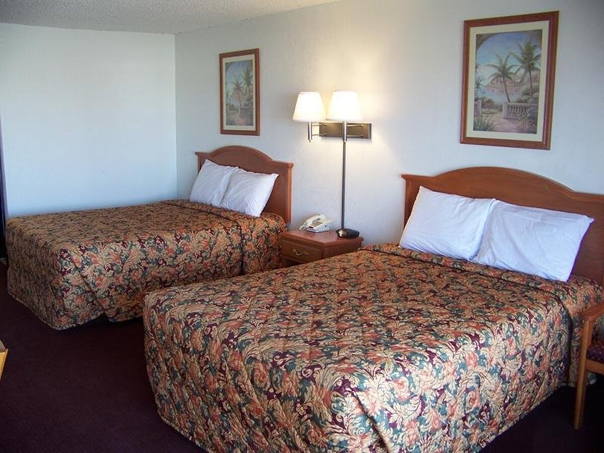 Traveler’s Inn and Suites Oklahoma City Airport