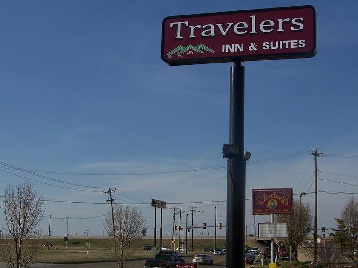 Traveler’s Inn and Suites Oklahoma City Airport